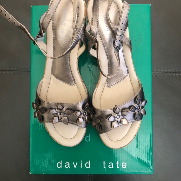 Sandals - Picture 1 of 4